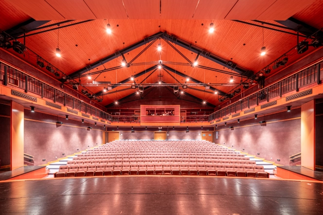 Budapest American International School Upgrades Auditorium with PROLIGHTS LED Houselights